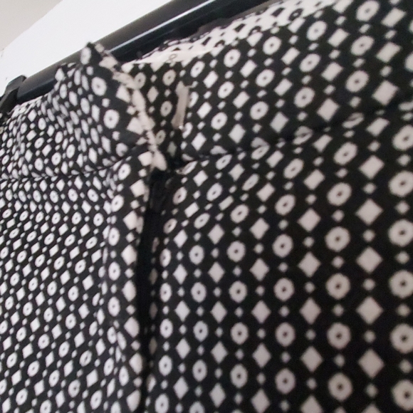 MOSAIC & CO. STRETCH PAINTS - Picture 3 of 4